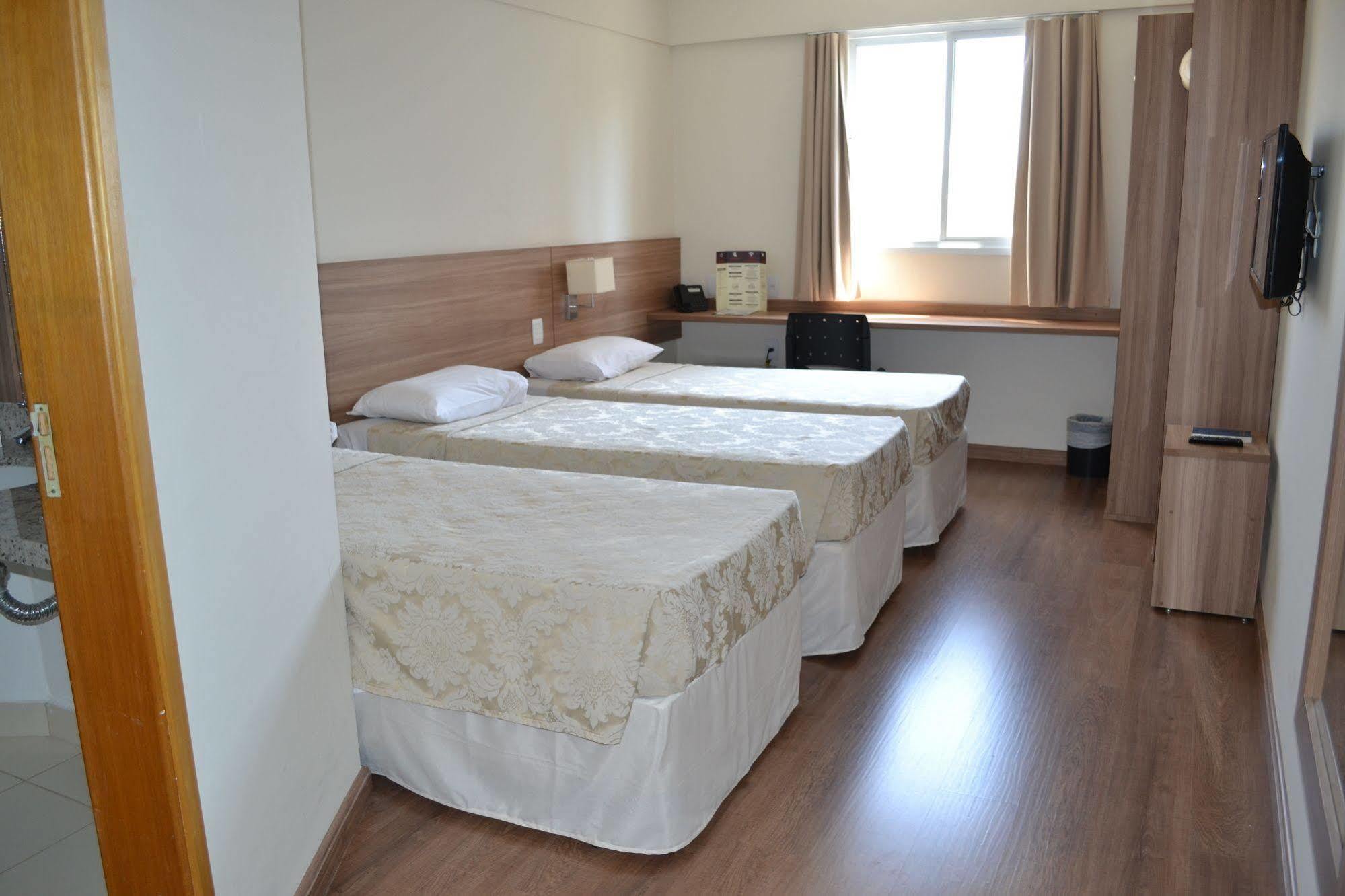Hotel Malibu Inn 坎皮纳斯 外观 照片
