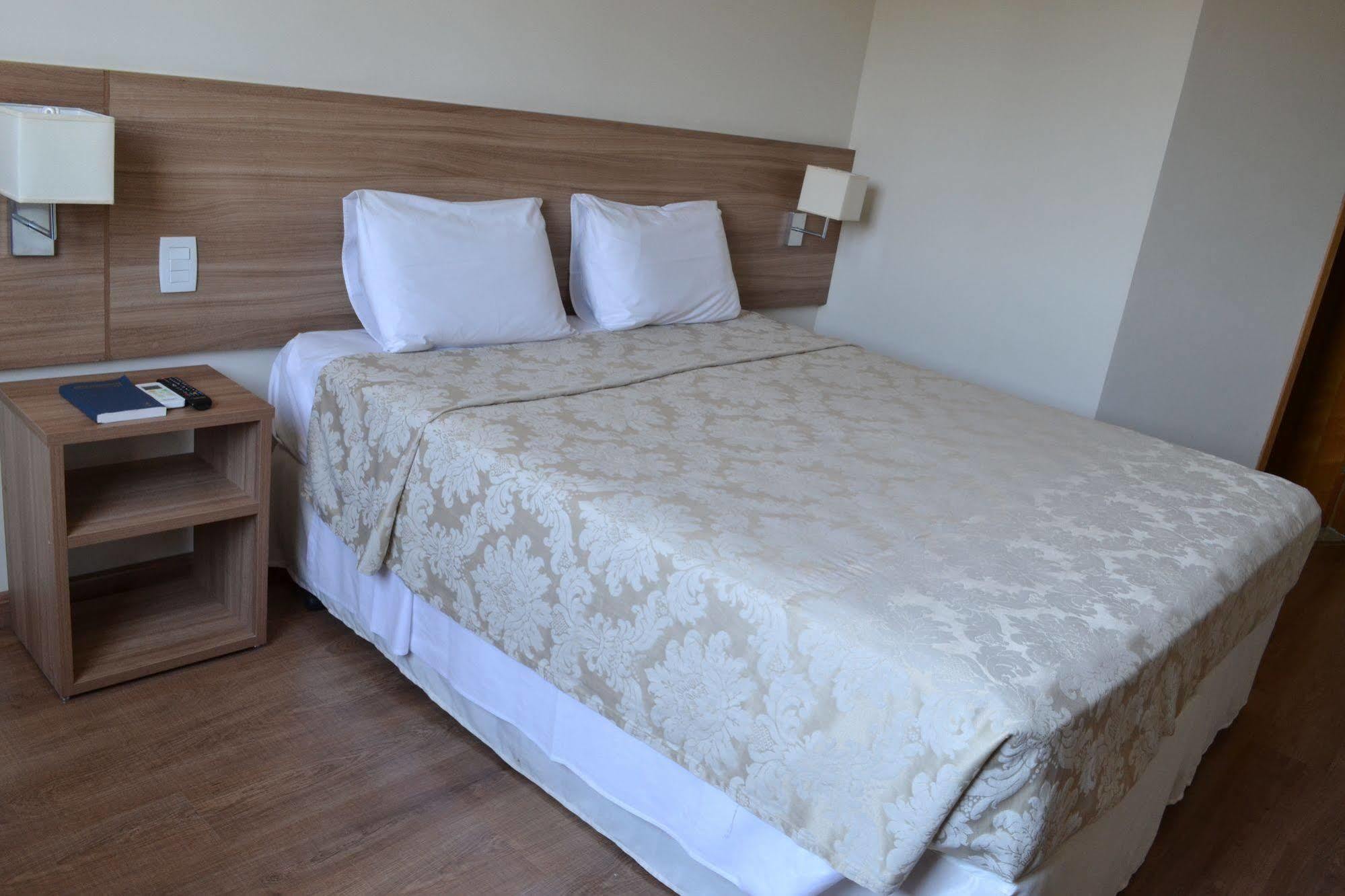 Hotel Malibu Inn 坎皮纳斯 外观 照片