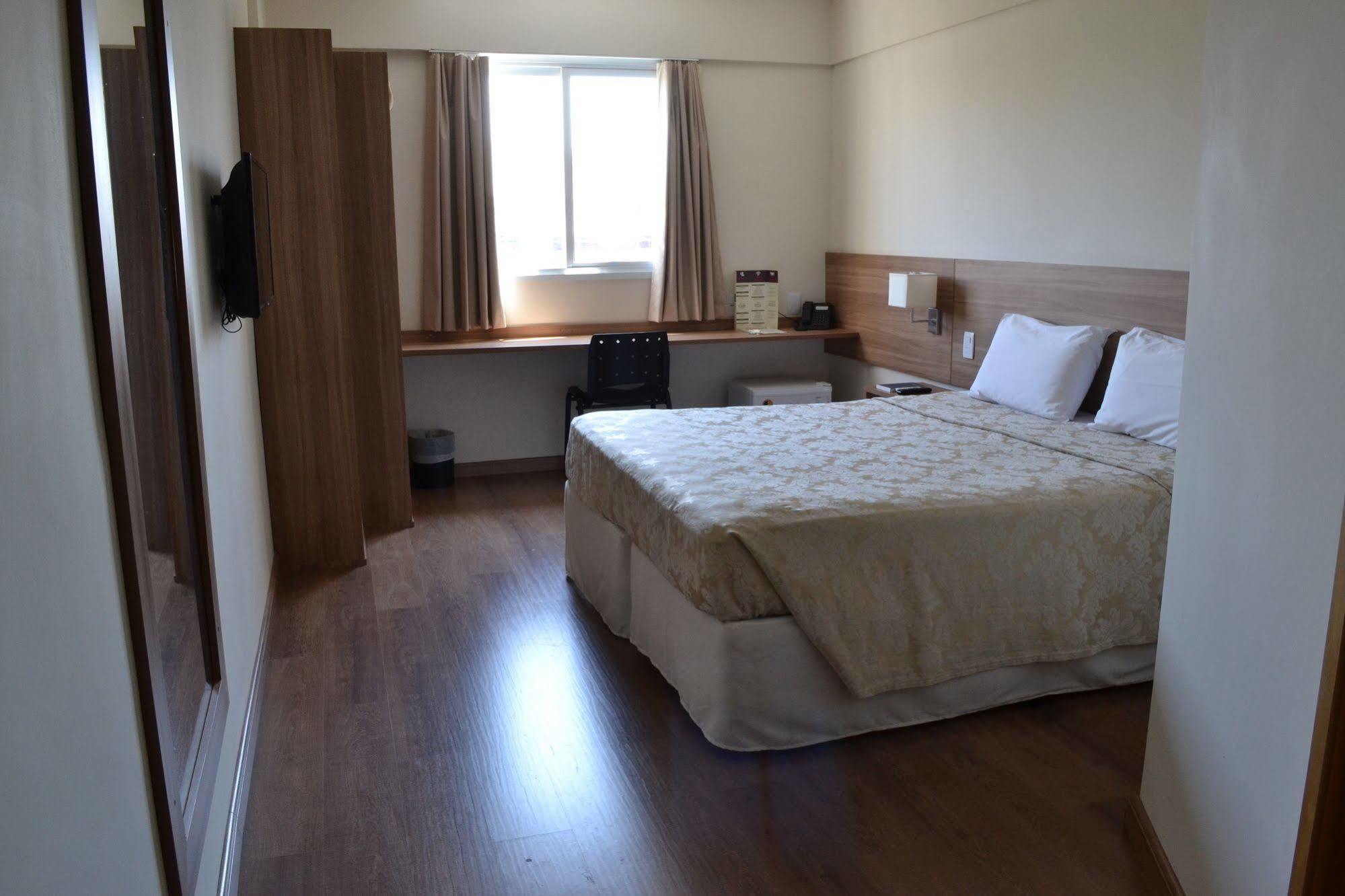 Hotel Malibu Inn 坎皮纳斯 外观 照片