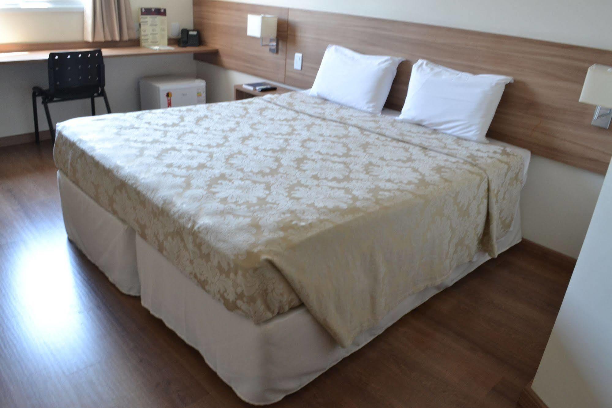 Hotel Malibu Inn 坎皮纳斯 外观 照片