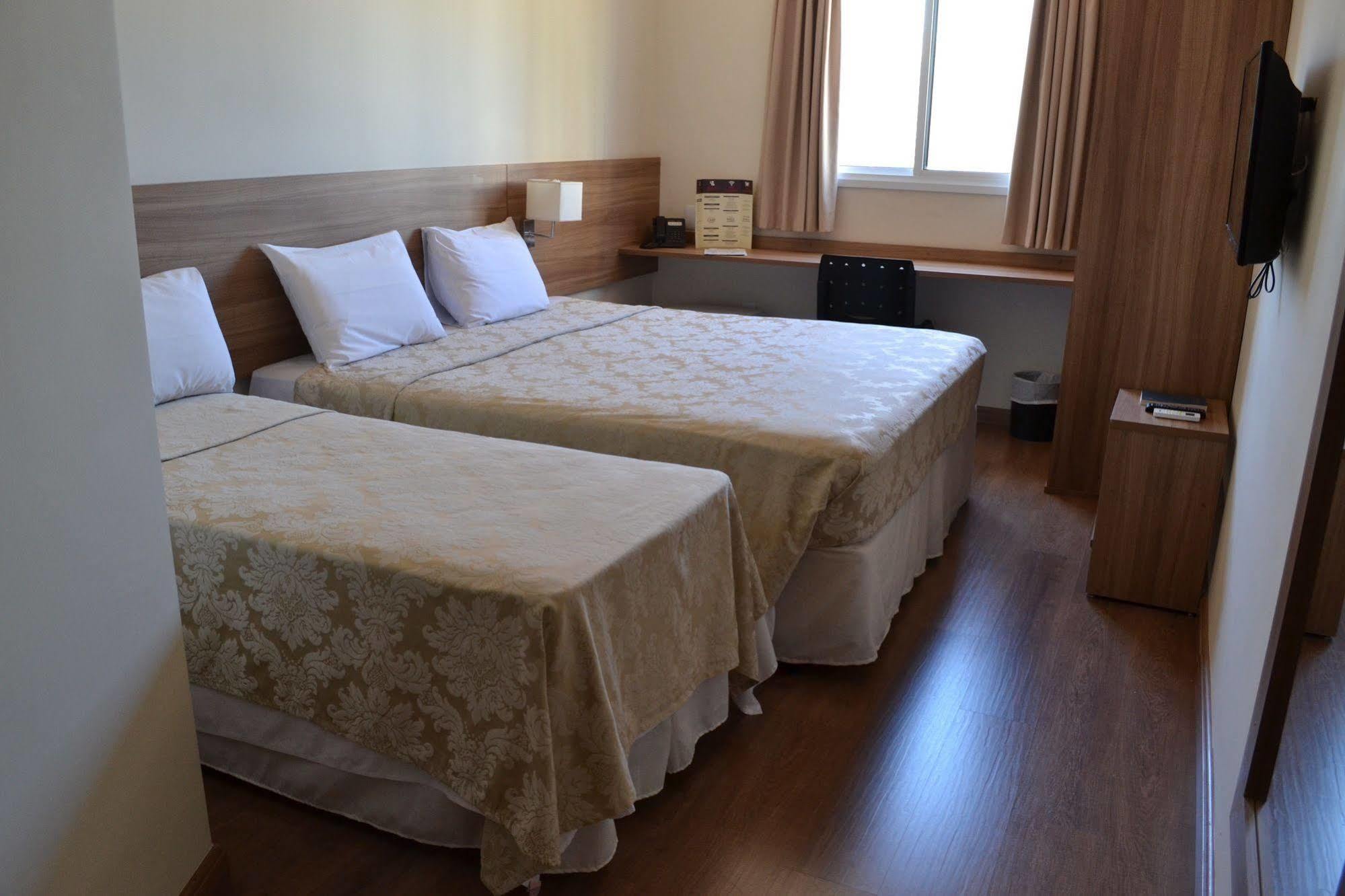 Hotel Malibu Inn 坎皮纳斯 外观 照片